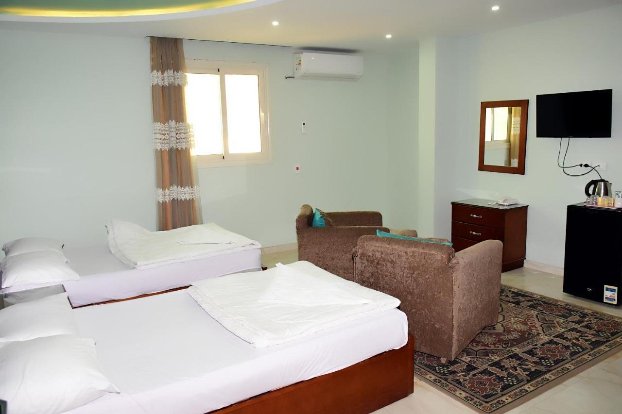 القاهرة Grand Pyramids View Hotel المظهر الخارجي الصورة