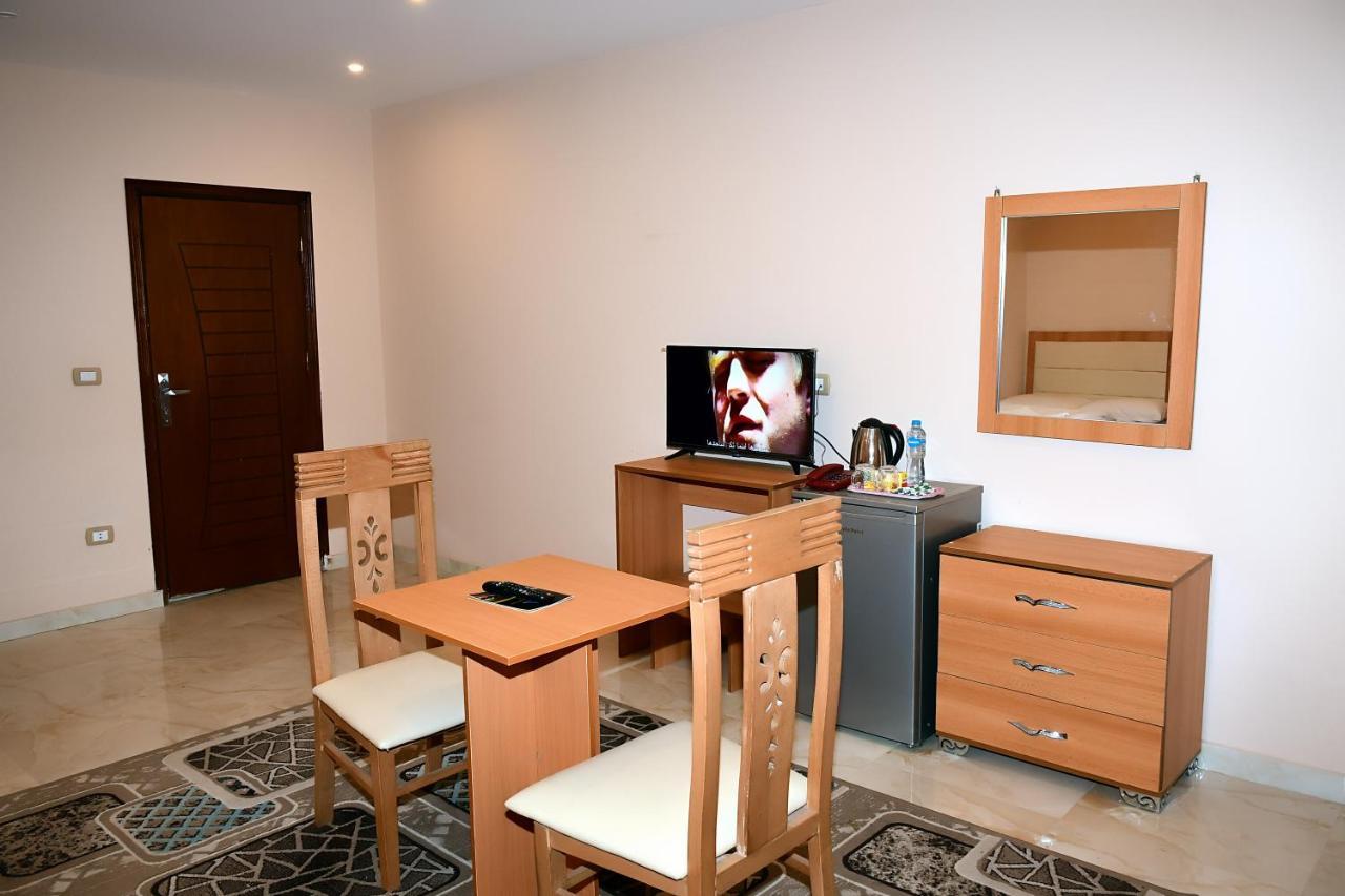 القاهرة Grand Pyramids View Hotel المظهر الخارجي الصورة