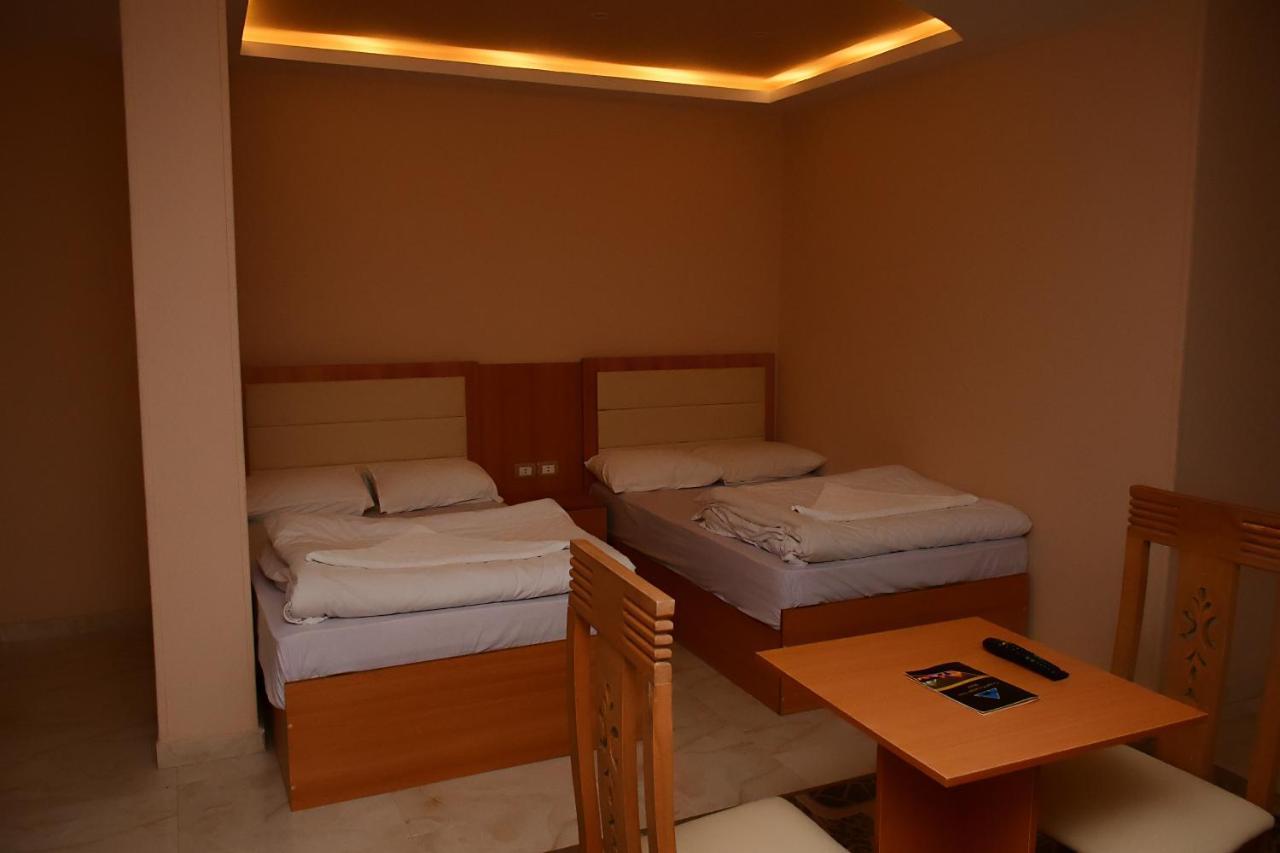 القاهرة Grand Pyramids View Hotel المظهر الخارجي الصورة