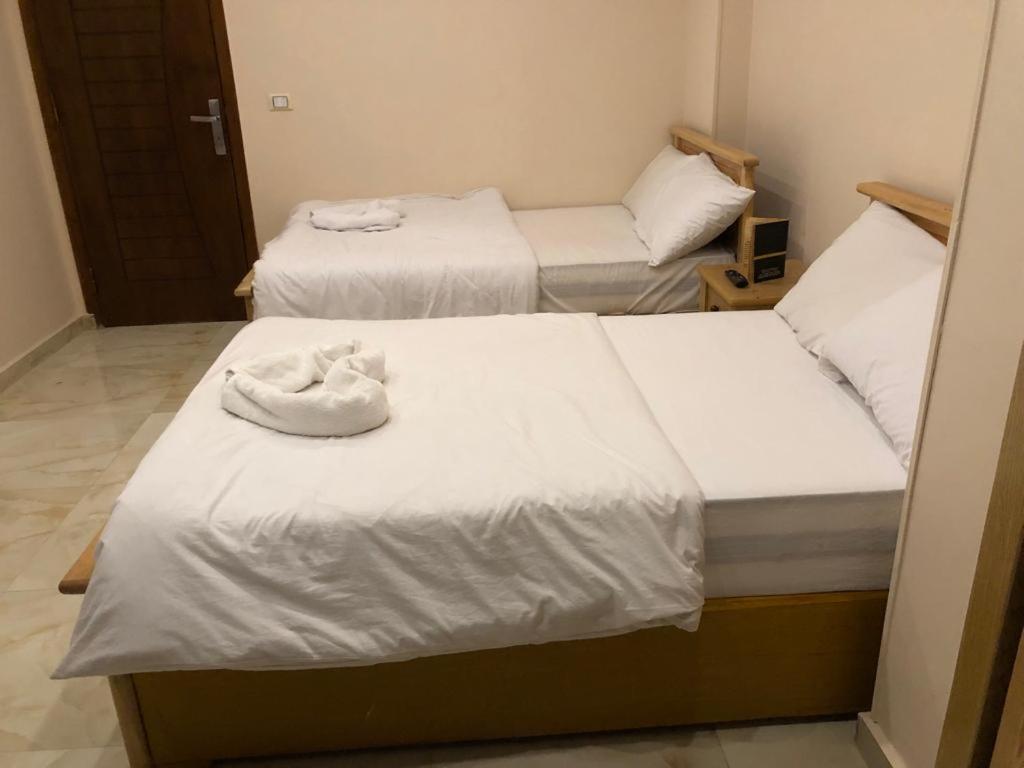 القاهرة Grand Pyramids View Hotel المظهر الخارجي الصورة