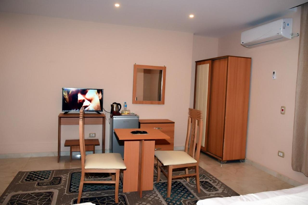القاهرة Grand Pyramids View Hotel المظهر الخارجي الصورة