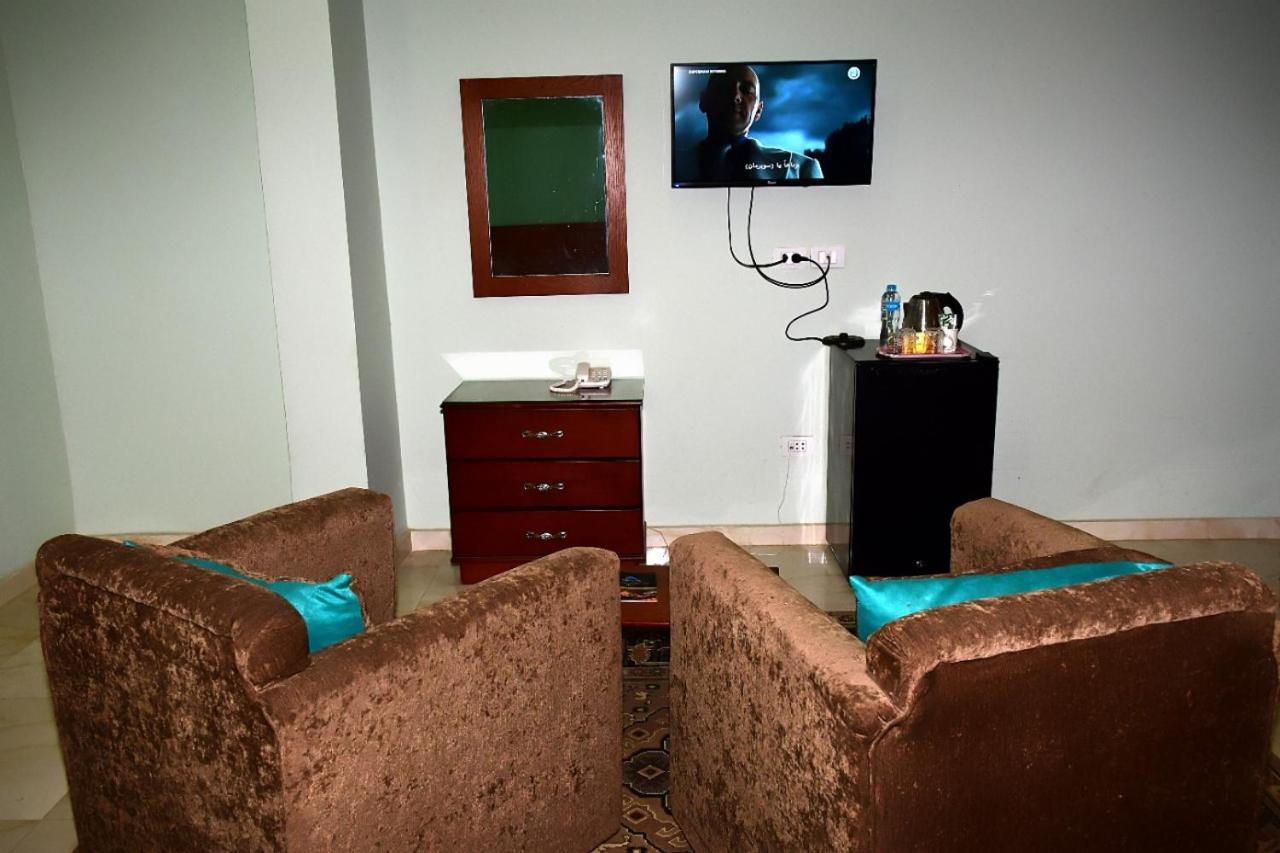 القاهرة Grand Pyramids View Hotel المظهر الخارجي الصورة