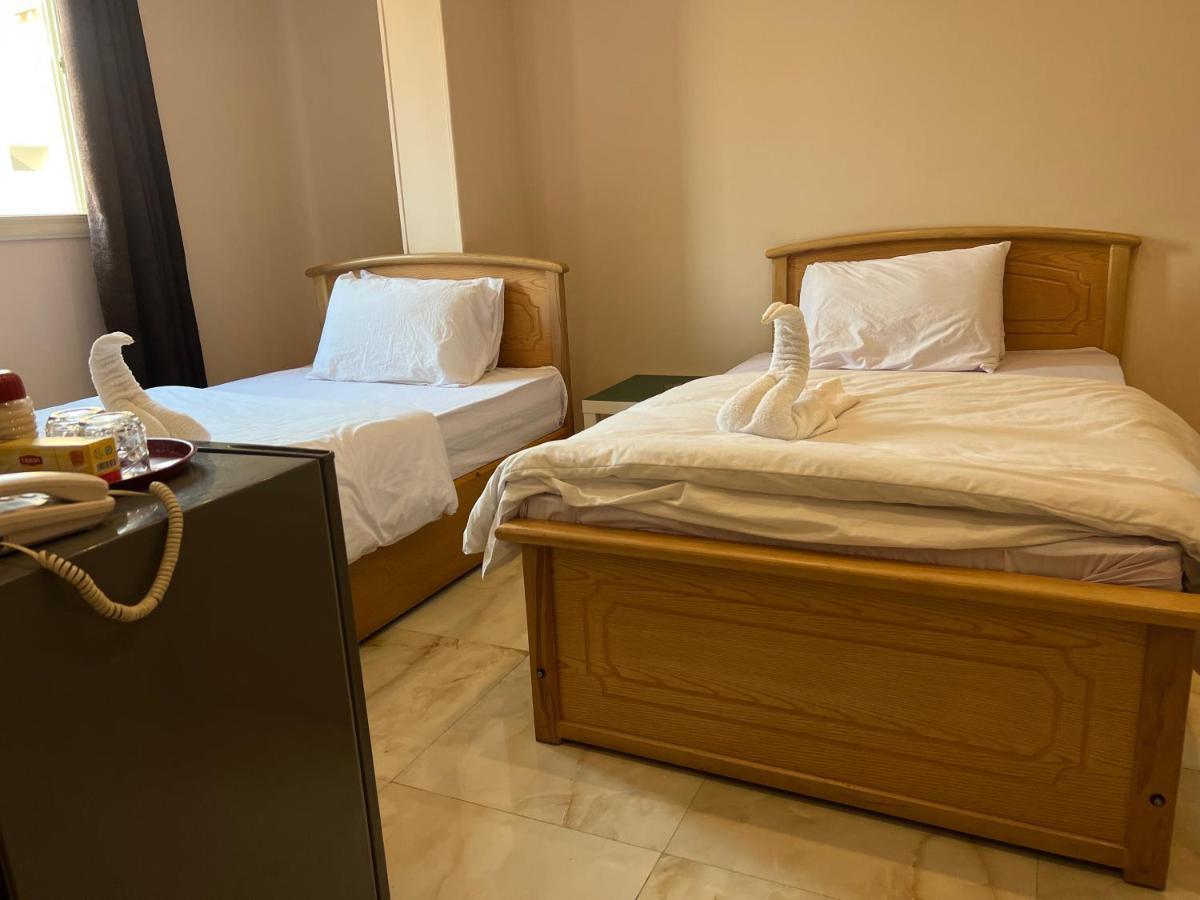 القاهرة Grand Pyramids View Hotel المظهر الخارجي الصورة