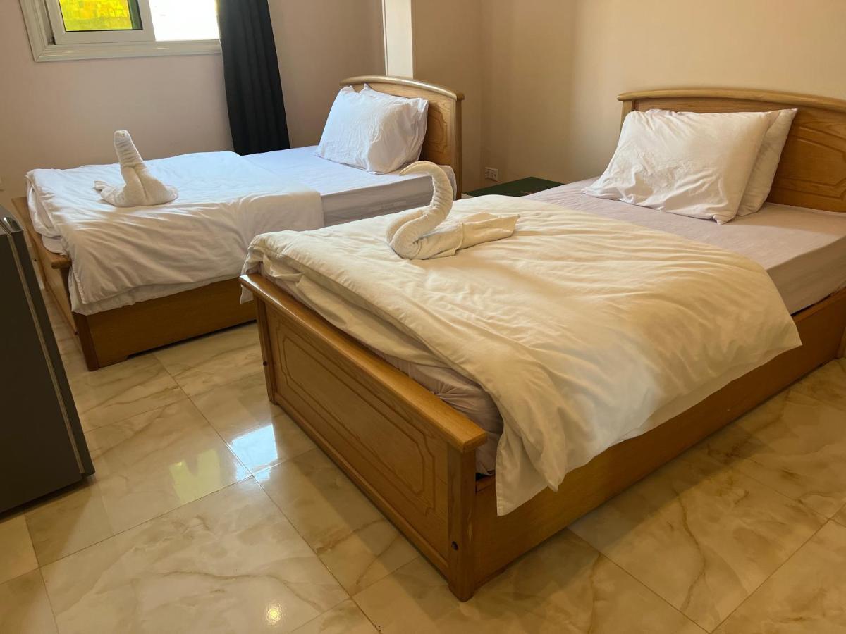 القاهرة Grand Pyramids View Hotel المظهر الخارجي الصورة