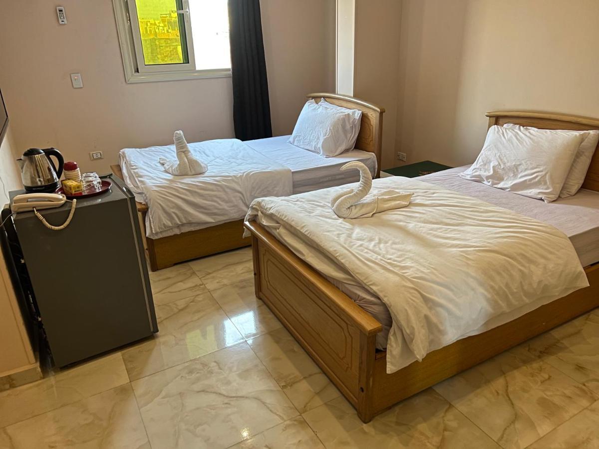 القاهرة Grand Pyramids View Hotel المظهر الخارجي الصورة