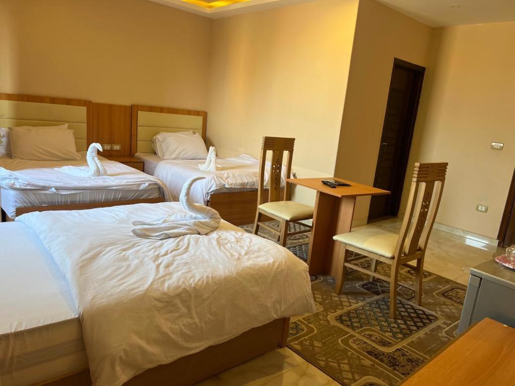 القاهرة Grand Pyramids View Hotel المظهر الخارجي الصورة